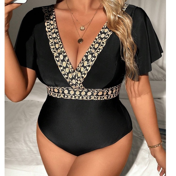 Plus Floral Print Plunging Neck Butterfly Sleeve One Piece Swimsuit - Picture 2 of 4